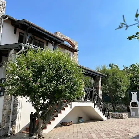 Deniz Villa *