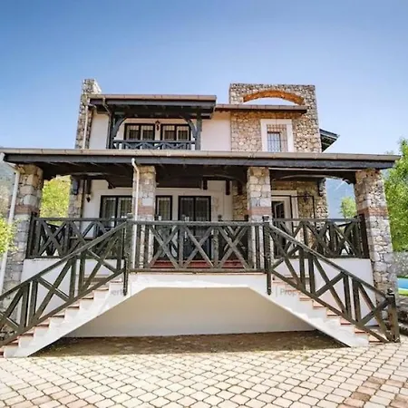 Deniz Villa *